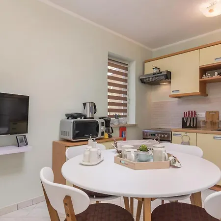 Amazing In Rabac With Wifi Apartmán
