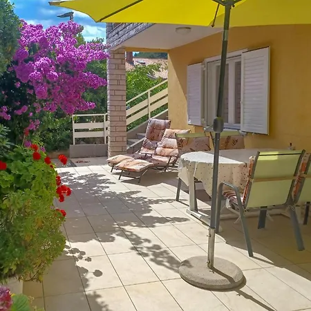Amazing In Rabac With Wifi Apartmán