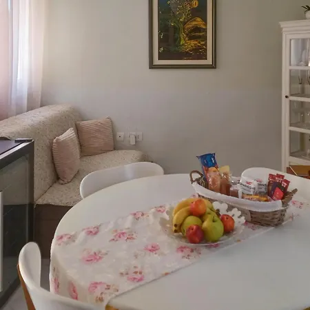 Amazing In Rabac With Wifi Apartmán Raša